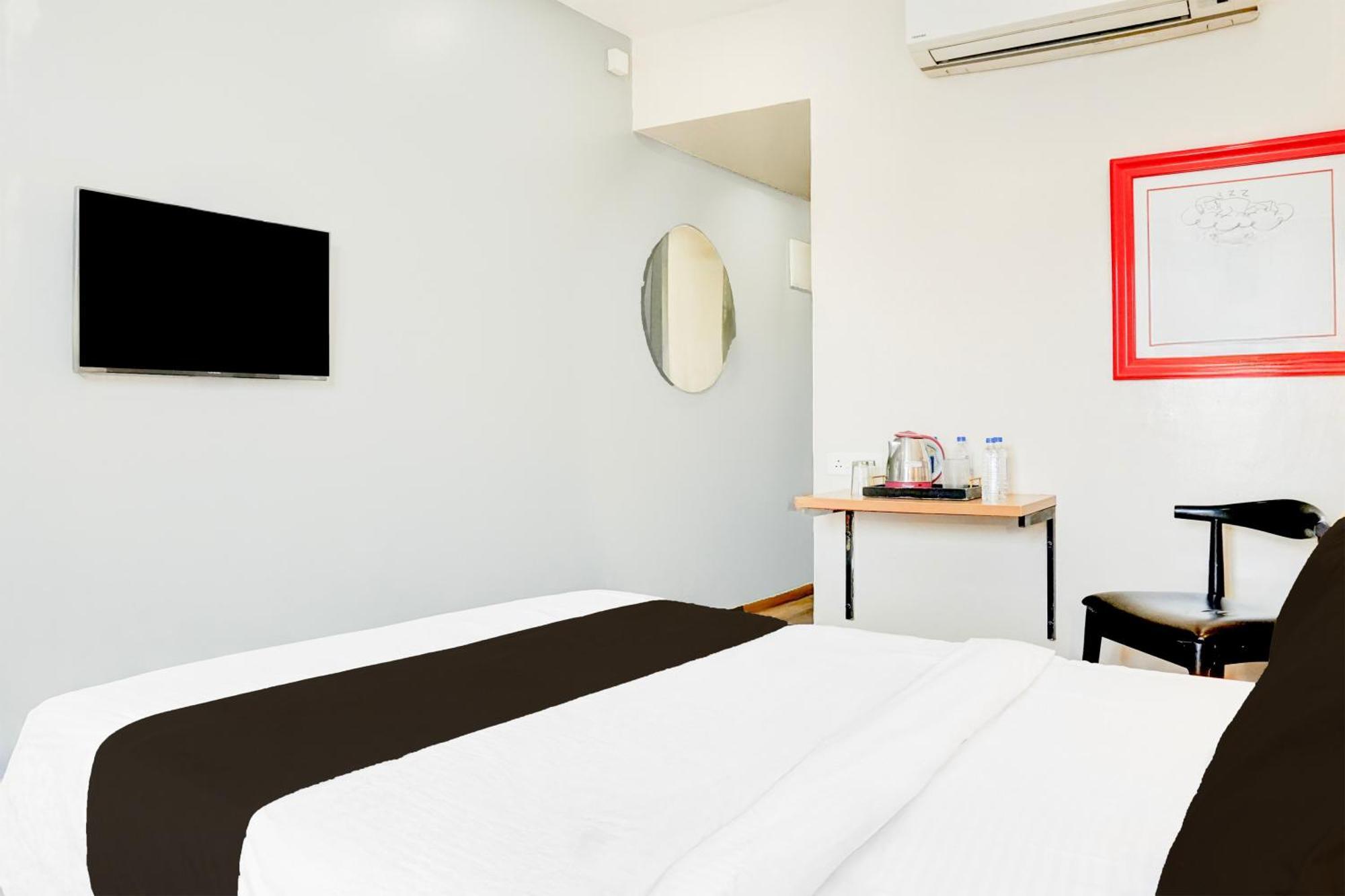 Super Townhouse Mg Road Pune Dış mekan fotoğraf