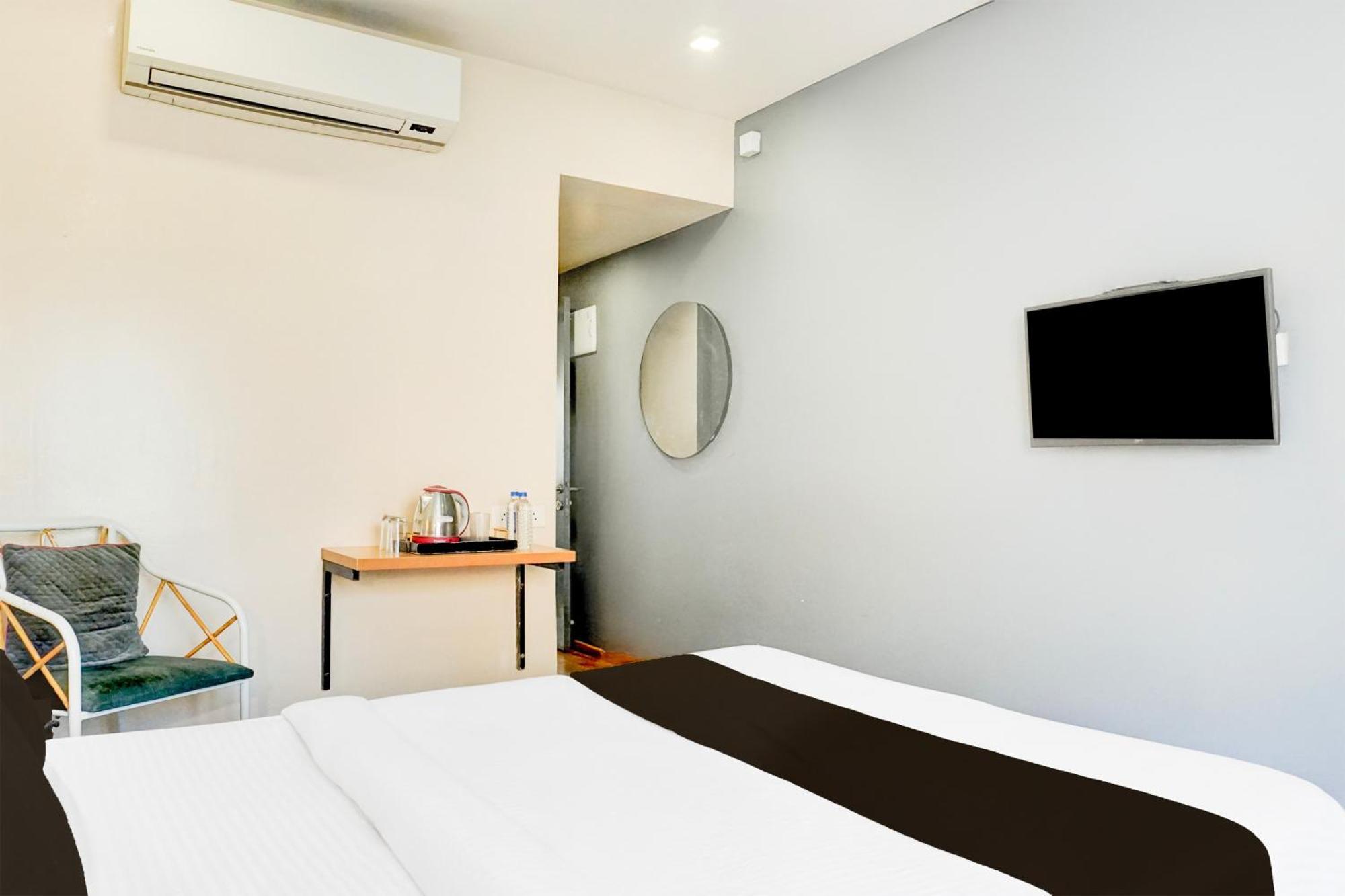 Super Townhouse Mg Road Pune Dış mekan fotoğraf