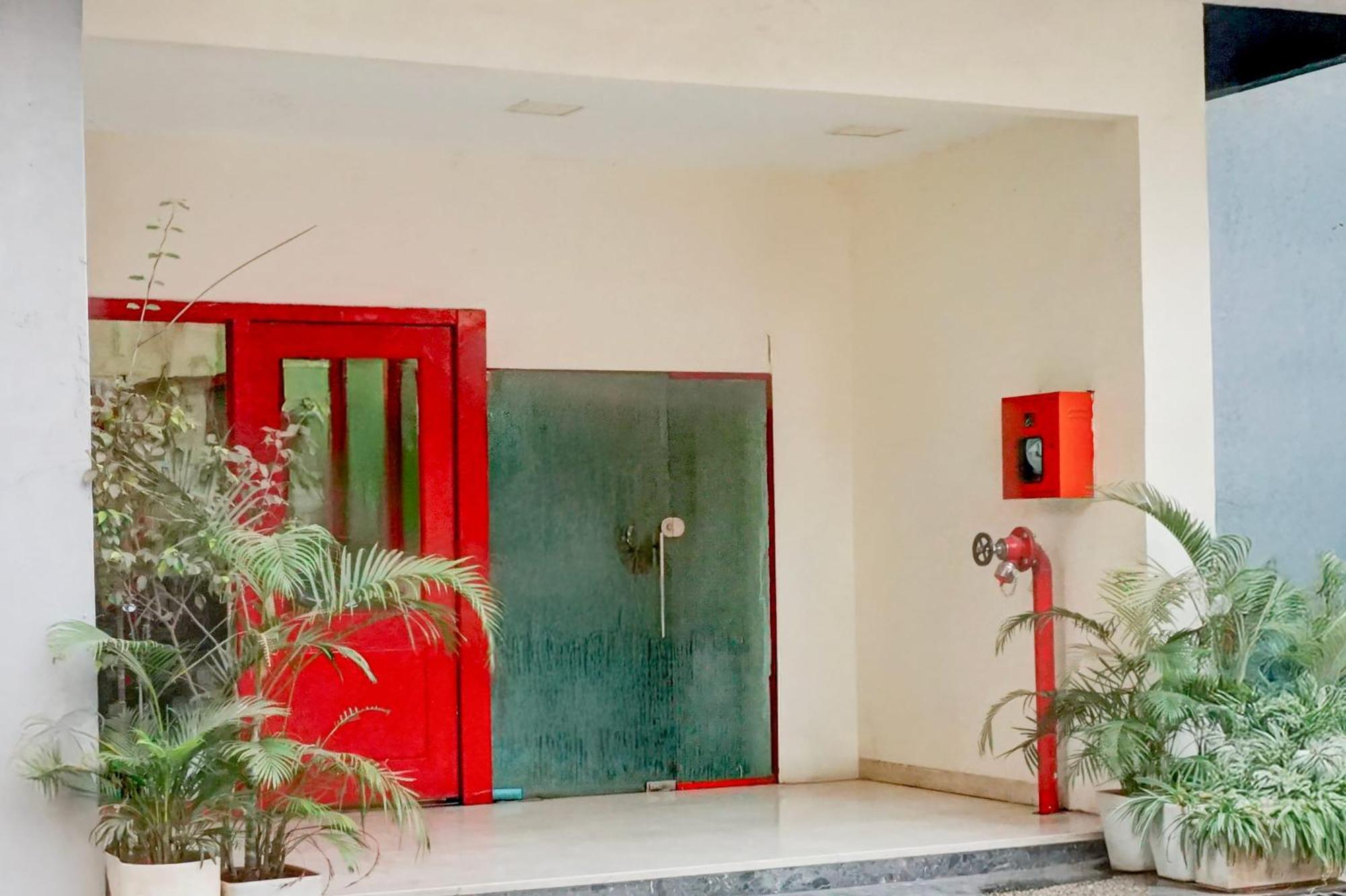 Super Townhouse Mg Road Pune Dış mekan fotoğraf