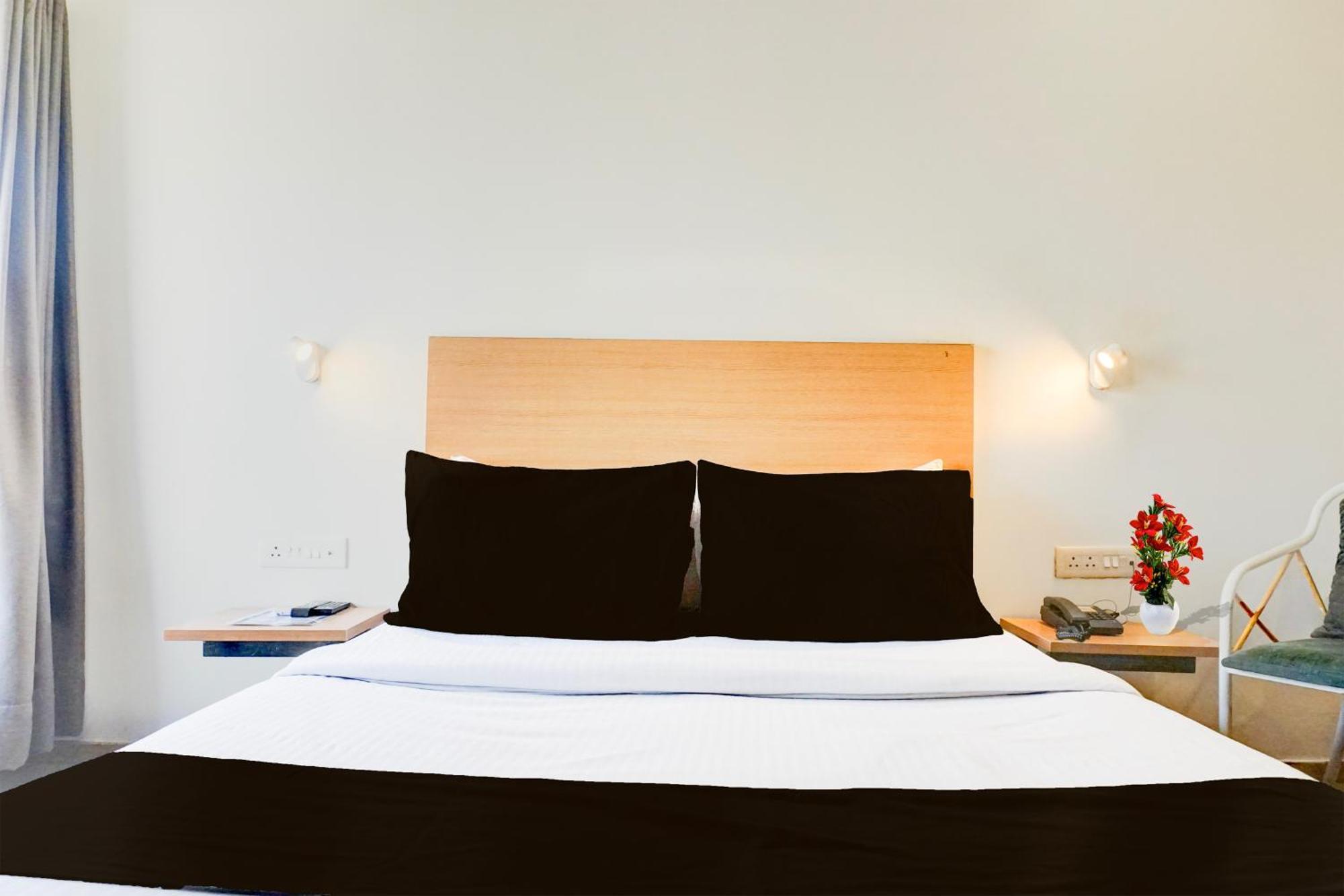 Super Townhouse Mg Road Pune Dış mekan fotoğraf